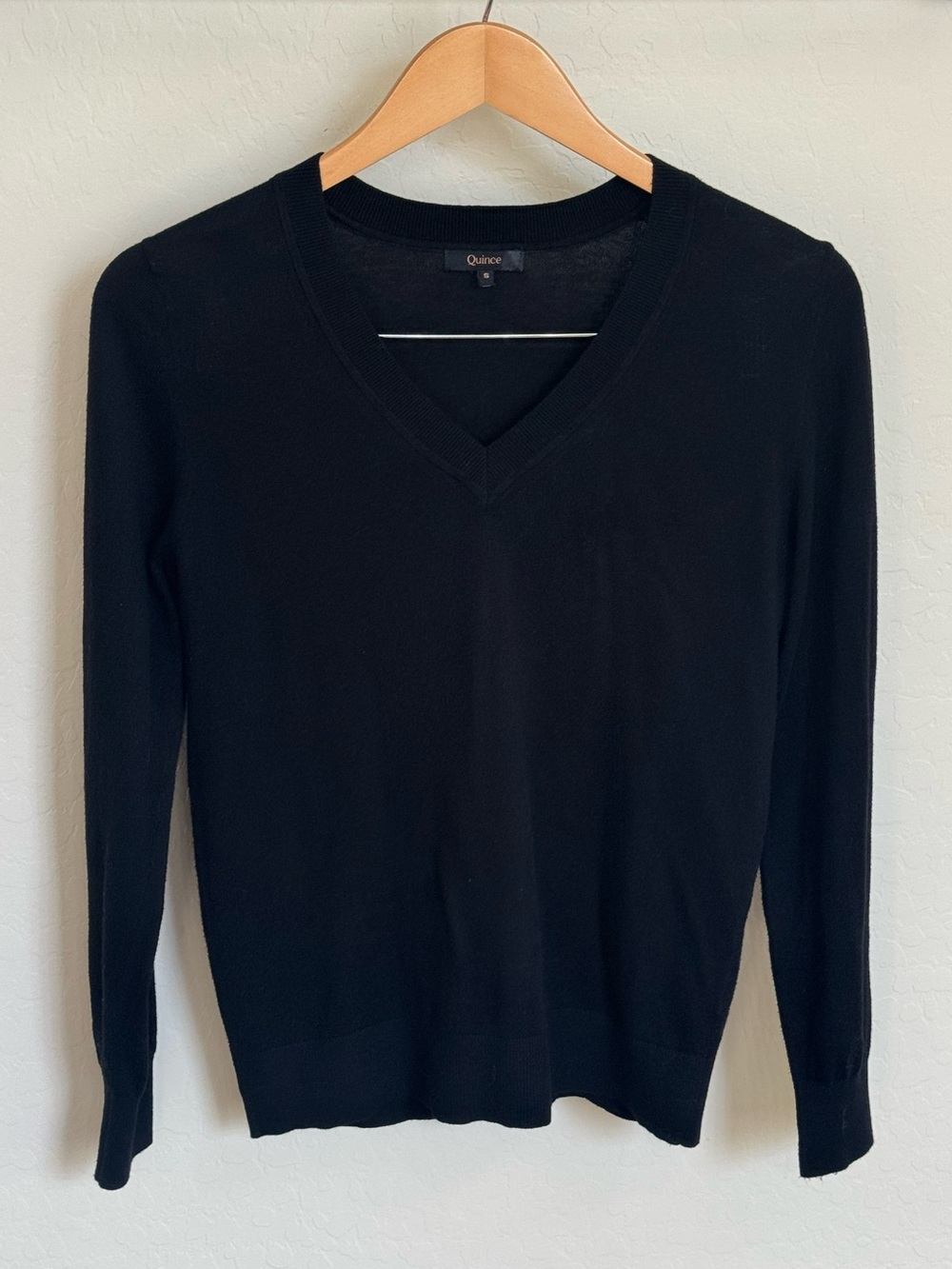 Quince Lightweight Cotton Cashmere Blend V-Neck Sweater Black Small